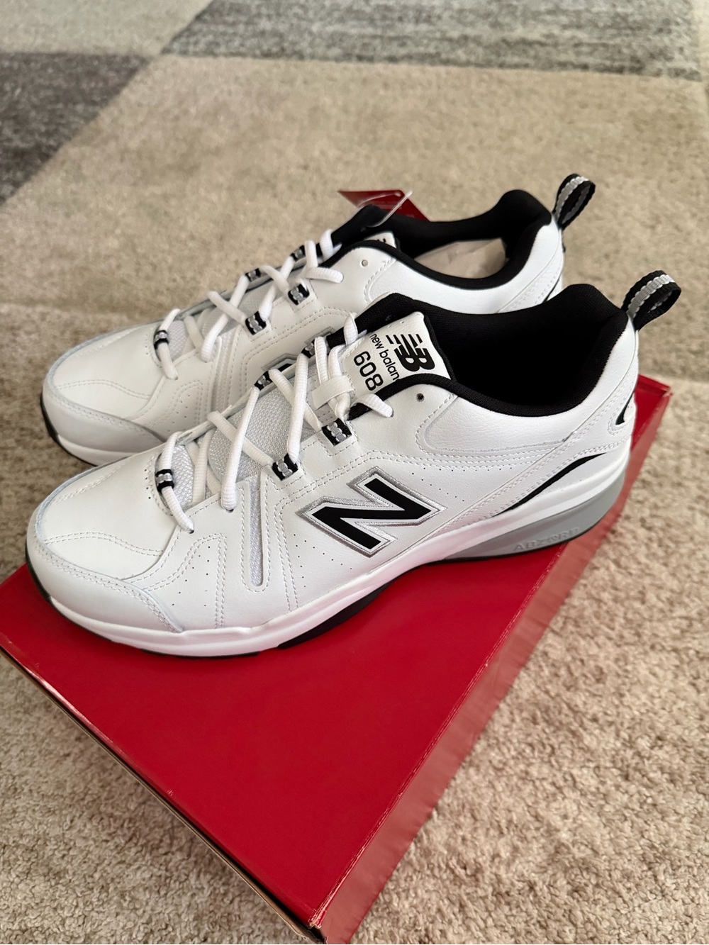 NWT New Balance 608v5 Men’s Training Shoes White/Black Size 13 - Picture 3 of 6